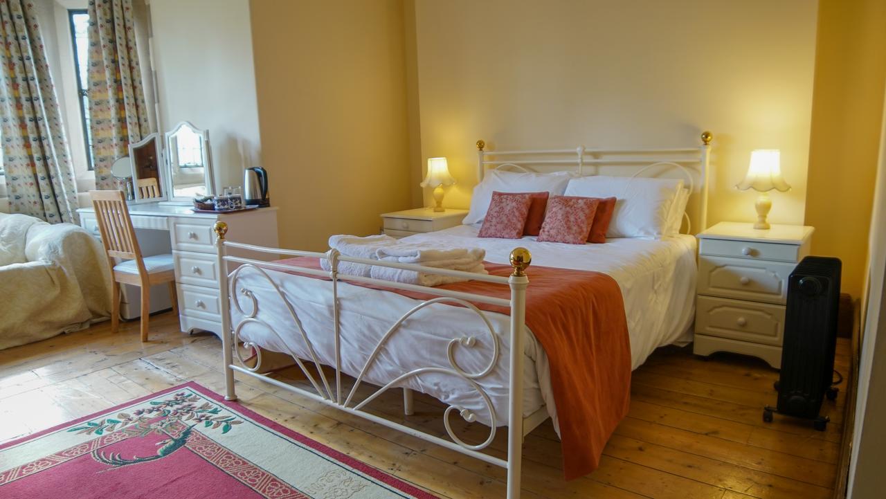 Cleeve House Bed and Breakfast Melksham Exterior foto