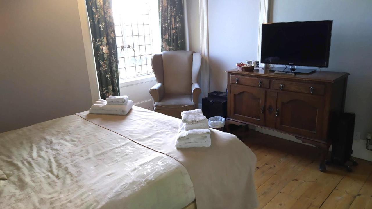 Cleeve House Bed and Breakfast Melksham Exterior foto